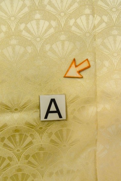 画像14: O1002X 女性用 付下げ   シルク（正絹） 光沢のある薄い黄色,  車輪 【中古】【USED】【リサイクル】 ★★★☆☆【O1002X】 (14)