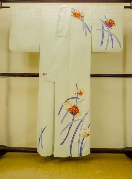 画像2: O1002Y 女性用 訪問着   シルク（正絹） 淡い薄い青緑色,  蝶々 【中古】【USED】【リサイクル】 ★★☆☆☆【O1002Y】 (2)