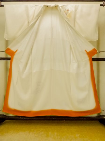 画像3: O1002Z 女性用 訪問着   シルク（正絹） 淡いアイボリー,  花 【中古】【USED】【リサイクル】 ★★☆☆☆【O1002Z】 (3)