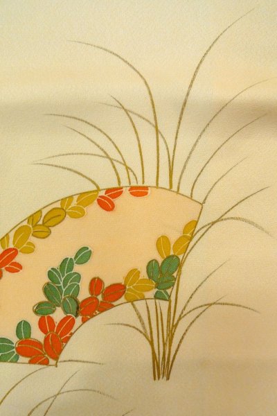 画像6: O1002Z 女性用 訪問着   シルク（正絹） 淡いアイボリー,  花 【中古】【USED】【リサイクル】 ★★☆☆☆【O1002Z】 (6)