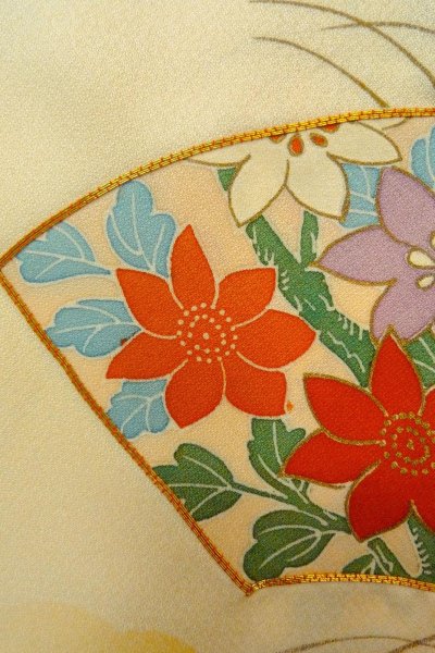 画像7: O1002Z 女性用 訪問着   シルク（正絹） 淡いアイボリー,  花 【中古】【USED】【リサイクル】 ★★☆☆☆【O1002Z】 (7)