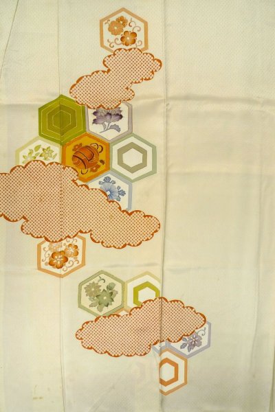 画像4: O1003A 女性用 訪問着   シルク（正絹） 光沢のあるアイボリー,  花 【中古】【USED】【リサイクル】 ★★☆☆☆【O1003A】 (4)