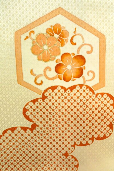 画像6: O1003A 女性用 訪問着   シルク（正絹） 光沢のあるアイボリー,  花 【中古】【USED】【リサイクル】 ★★☆☆☆【O1003A】 (6)