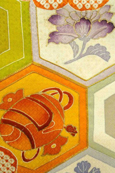 画像7: O1003A 女性用 訪問着   シルク（正絹） 光沢のあるアイボリー,  花 【中古】【USED】【リサイクル】 ★★☆☆☆【O1003A】 (7)