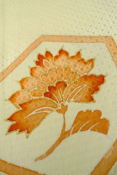 画像12: O1003A 女性用 訪問着   シルク（正絹） 光沢のあるアイボリー,  花 【中古】【USED】【リサイクル】 ★★☆☆☆【O1003A】 (12)