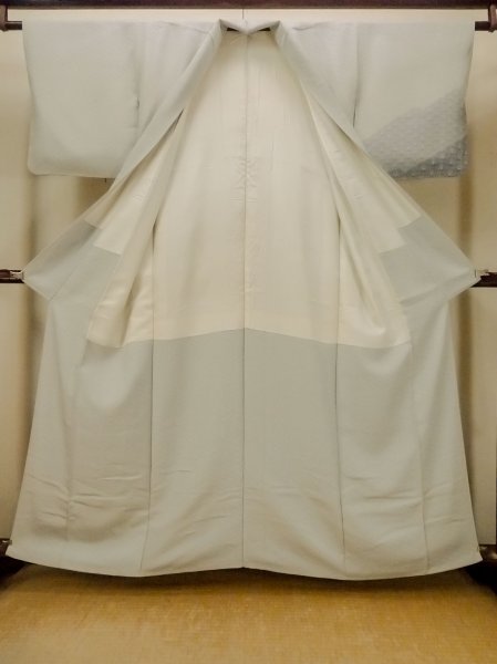 画像3: O1003D 女性用 訪問着   シルク（正絹） 淡い灰色がかった水色,  菊 【中古】【USED】【リサイクル】 ★★☆☆☆【O1003D】 (3)