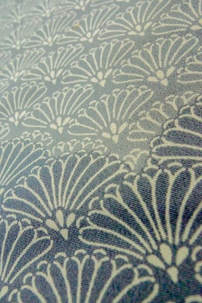 画像11: O1003D 女性用 訪問着   シルク（正絹） 淡い灰色がかった水色,  菊 【中古】【USED】【リサイクル】 ★★☆☆☆【O1003D】 (11)