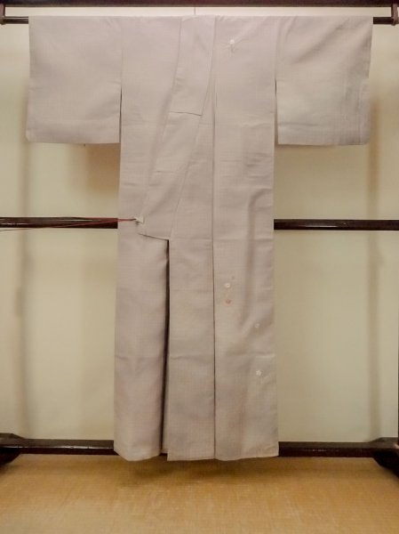 画像2: O1003E 女性用 訪問着   シルク（正絹） 淡い灰色がかった藤色,  花 【中古】【USED】【リサイクル】 ★★☆☆☆【O1003E】 (2)