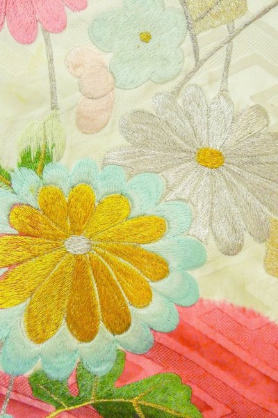 画像9: O1003F 女性用 振袖   シルク（正絹） 光沢のある白,  菊 【中古】【USED】【リサイクル】 ★★☆☆☆【O1003F】 (9)