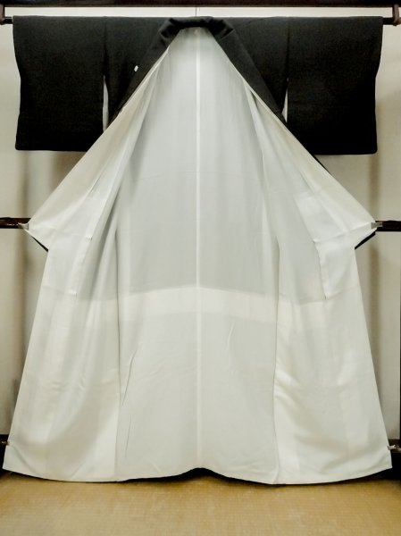 画像3: O1003G 女性用 留袖   シルク（正絹） 黒,  菊 【中古】【USED】【リサイクル】 ★★★☆☆【O1003G】 (3)