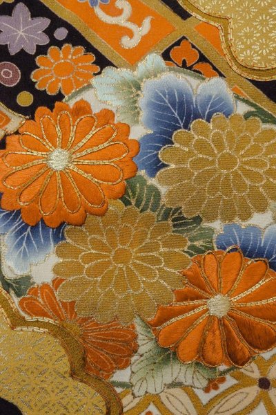 画像8: O1003G 女性用 留袖   シルク（正絹） 黒,  菊 【中古】【USED】【リサイクル】 ★★★☆☆【O1003G】 (8)