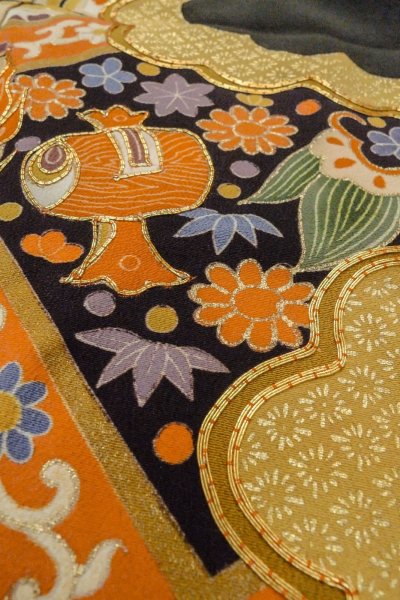 画像10: O1003G 女性用 留袖   シルク（正絹） 黒,  菊 【中古】【USED】【リサイクル】 ★★★☆☆【O1003G】 (10)