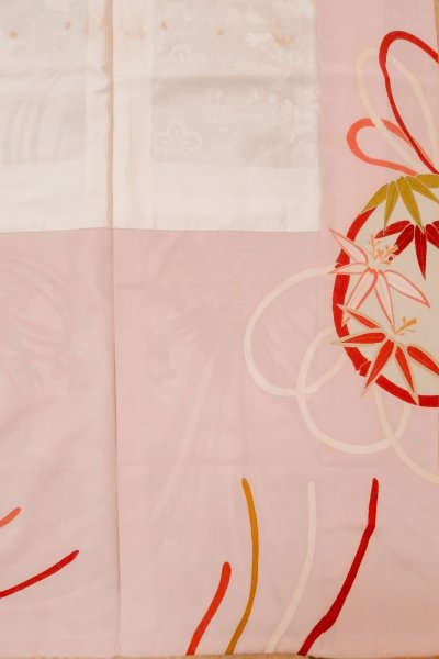 画像12: O1105A 女性用 振袖   シルク（正絹） 薄い桃色,  ぼたん 【中古】【USED】【リサイクル】 ★★☆☆☆【O1105A】 (12)