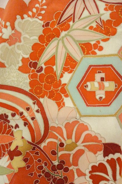 画像14: O1105A 女性用 振袖   シルク（正絹） 薄い桃色,  ぼたん 【中古】【USED】【リサイクル】 ★★☆☆☆【O1105A】 (14)