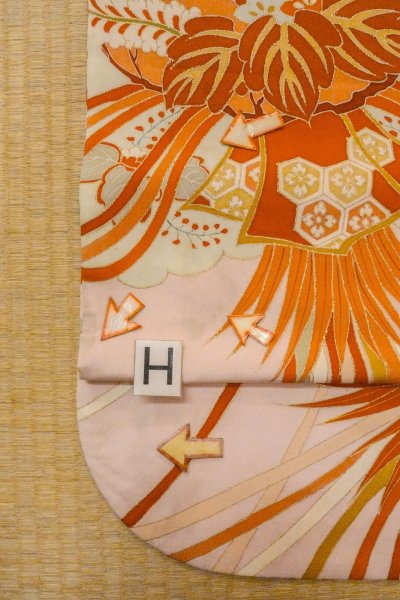 画像40: O1105A 女性用 振袖   シルク（正絹） 薄い桃色,  ぼたん 【中古】【USED】【リサイクル】 ★★☆☆☆【O1105A】 (40)