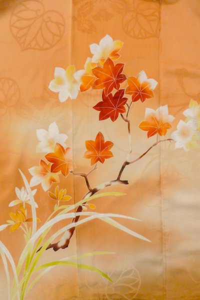 画像9: O1105B 女性用 振袖   シルク（正絹） 淡い橙色,  ぼたん 【中古】【USED】【リサイクル】 ★★☆☆☆【O1105B】 (9)