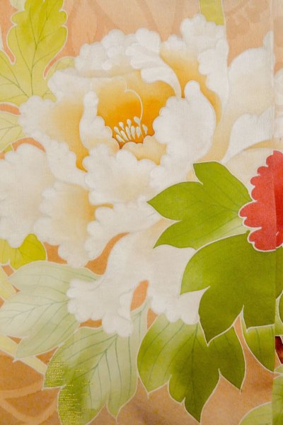 画像12: O1105B 女性用 振袖   シルク（正絹） 淡い橙色,  ぼたん 【中古】【USED】【リサイクル】 ★★☆☆☆【O1105B】 (12)