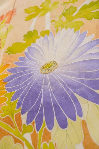 画像17: O1105B 女性用 振袖   シルク（正絹） 淡い橙色,  ぼたん 【中古】【USED】【リサイクル】 ★★☆☆☆【O1105B】 (17)