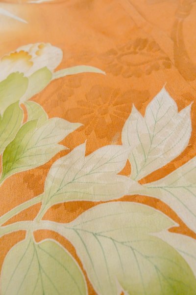 画像20: O1105B 女性用 振袖   シルク（正絹） 淡い橙色,  ぼたん 【中古】【USED】【リサイクル】 ★★☆☆☆【O1105B】 (20)