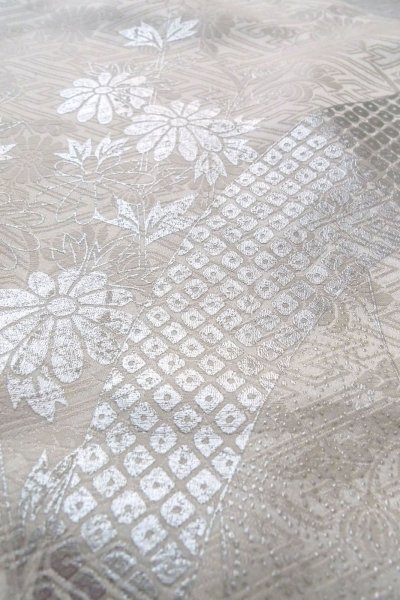 画像20: O1126A 女性用 振袖   シルク（正絹） 白,  ぼたん 【中古】【USED】【リサイクル】 ★★★☆☆【O1126A】 (20)