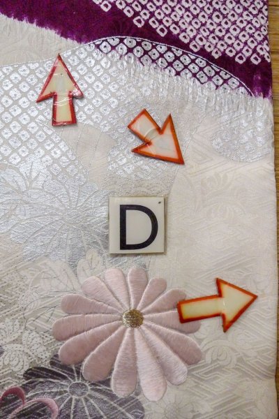 画像28: O1126A 女性用 振袖   シルク（正絹） 白,  ぼたん 【中古】【USED】【リサイクル】 ★★★☆☆【O1126A】 (28)