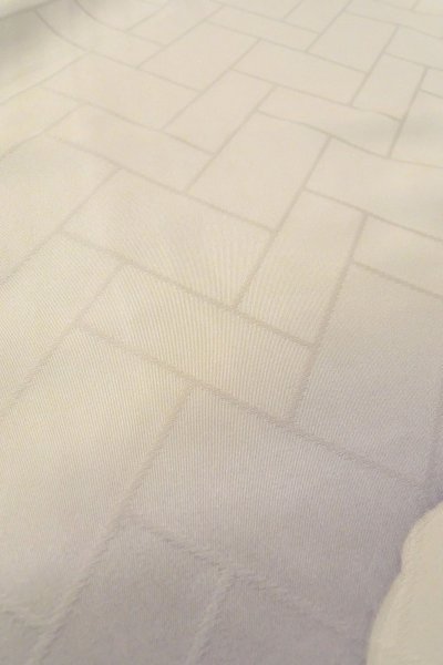 画像18: O1126B 女性用 振袖   シルク（正絹） 白,  バラ 【中古】【USED】【リサイクル】 ★★★☆☆【O1126B】 (18)