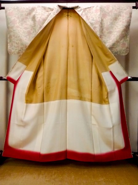 画像2: O1126D 女性用 紬  十日町紬  シルク（正絹） アイボリー,  花 【中古】【USED】【リサイクル】 ★★★★☆【O1126D】 (2)