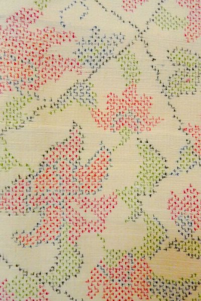 画像6: O1126D 女性用 紬  十日町紬  シルク（正絹） アイボリー,  花 【中古】【USED】【リサイクル】 ★★★★☆【O1126D】 (6)