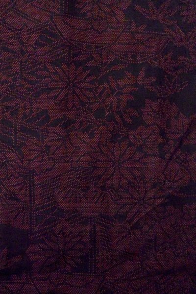 画像4: O1126F 女性用 紬   シルク（正絹） 黒,  菊 【中古】【USED】【リサイクル】 ★★☆☆☆【O1126F】 (4)