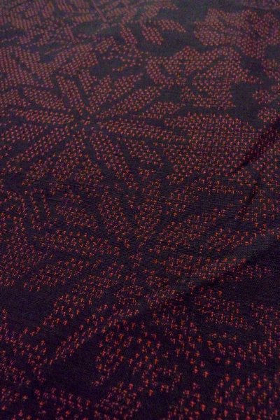 画像8: O1126F 女性用 紬   シルク（正絹） 黒,  菊 【中古】【USED】【リサイクル】 ★★☆☆☆【O1126F】 (8)