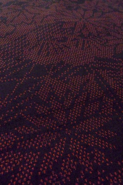 画像10: O1126F 女性用 紬   シルク（正絹） 黒,  菊 【中古】【USED】【リサイクル】 ★★☆☆☆【O1126F】 (10)