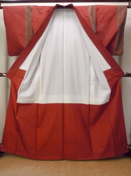 画像2: O1126H 女性用 紬   シルク（正絹） 鮮やか朱赤,  縞 【中古】【USED】【リサイクル】 ★★★★☆【O1126H】 (2)