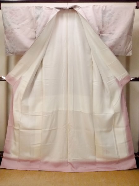 画像2: O1126J 女性用 紬   シルク（正絹） 淡い桃色,  花 【中古】【USED】【リサイクル】 ★★☆☆☆【O1126J】 (2)