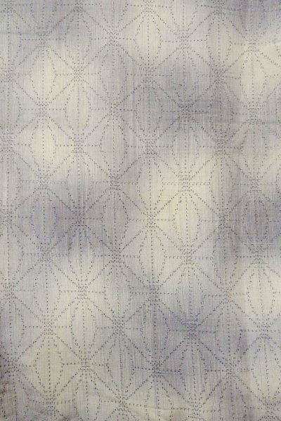 画像4: O1126P 女性用 紬  十日町紬  シルク（正絹） 薄い灰色,  小さな点々 【中古】【USED】【リサイクル】 ★★☆☆☆【O1126P】 (4)