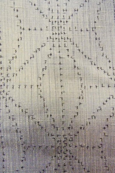 画像7: O1126P 女性用 紬  十日町紬  シルク（正絹） 薄い灰色,  小さな点々 【中古】【USED】【リサイクル】 ★★☆☆☆【O1126P】 (7)