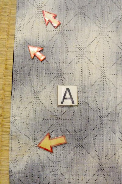 画像14: O1126P 女性用 紬  十日町紬  シルク（正絹） 薄い灰色,  小さな点々 【中古】【USED】【リサイクル】 ★★☆☆☆【O1126P】 (14)