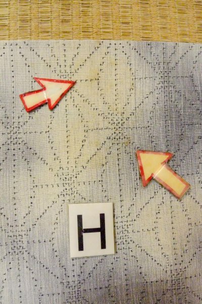 画像21: O1126P 女性用 紬  十日町紬  シルク（正絹） 薄い灰色,  小さな点々 【中古】【USED】【リサイクル】 ★★☆☆☆【O1126P】 (21)