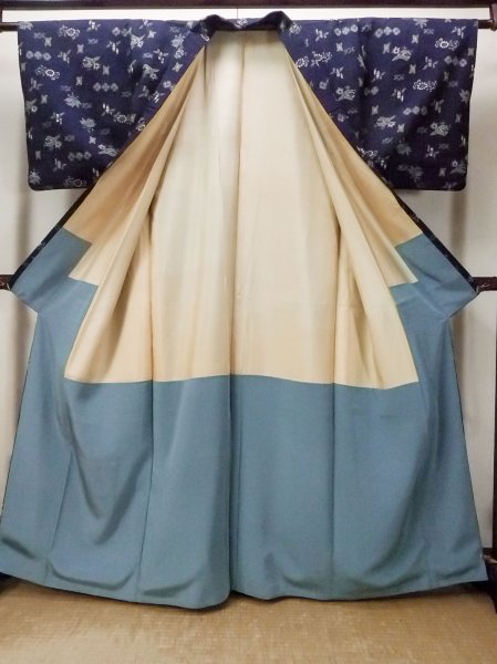 画像2: O1126T 女性用 紬   シルク（正絹） 藍,  花 【中古】【USED】【リサイクル】 ★★★★☆【O1126T】 (2)