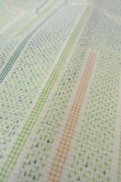 画像8: O1126U 女性用 紬   シルク（正絹） 淡い黄緑色,  十字 【中古】【USED】【リサイクル】 ★★★☆☆【O1126U】 (8)