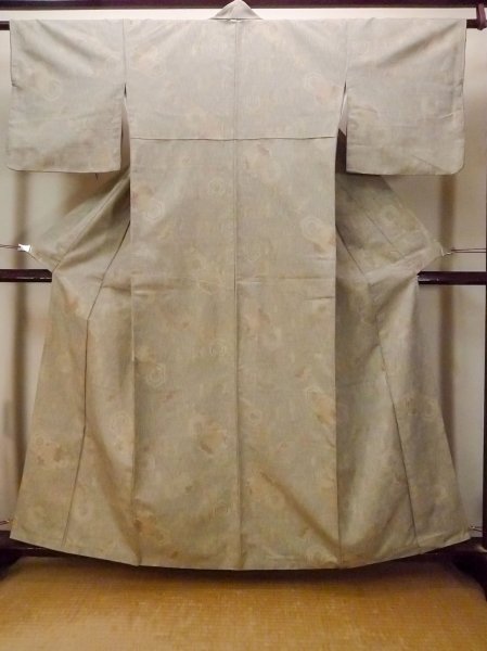 画像1: O1126V 女性用 紬   シルク（正絹） ベージュ,  亀甲 【中古】【USED】【リサイクル】 ★★★☆☆【O1126V】 (1)