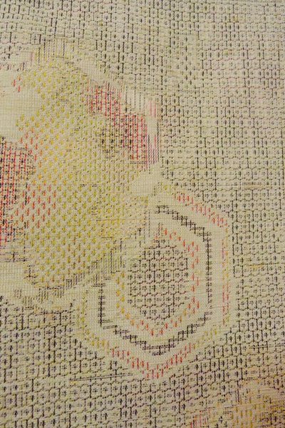 画像7: O1126V 女性用 紬   シルク（正絹） ベージュ,  亀甲 【中古】【USED】【リサイクル】 ★★★☆☆【O1126V】 (7)