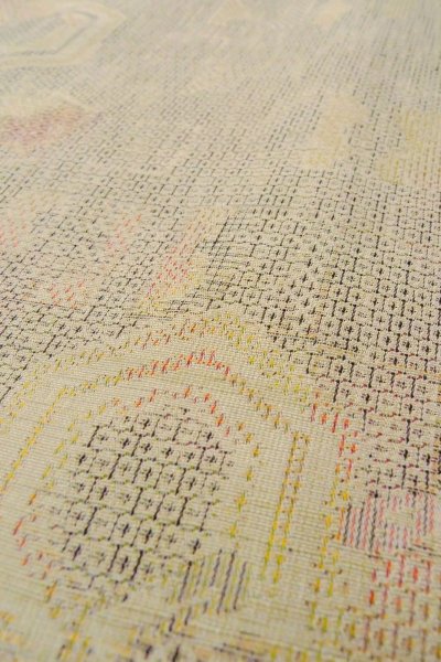 画像8: O1126V 女性用 紬   シルク（正絹） ベージュ,  亀甲 【中古】【USED】【リサイクル】 ★★★☆☆【O1126V】 (8)