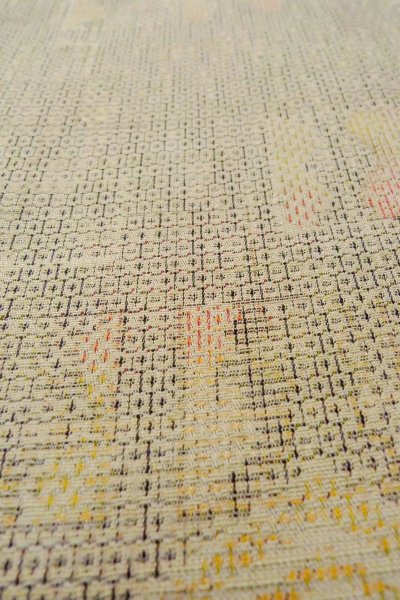 画像9: O1126V 女性用 紬   シルク（正絹） ベージュ,  亀甲 【中古】【USED】【リサイクル】 ★★★☆☆【O1126V】 (9)