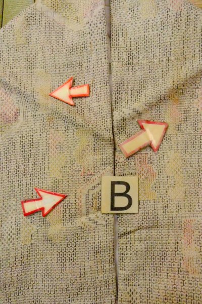 画像15: O1126V 女性用 紬   シルク（正絹） ベージュ,  亀甲 【中古】【USED】【リサイクル】 ★★★☆☆【O1126V】 (15)