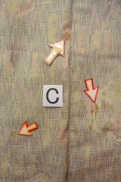 画像16: O1126V 女性用 紬   シルク（正絹） ベージュ,  亀甲 【中古】【USED】【リサイクル】 ★★★☆☆【O1126V】 (16)