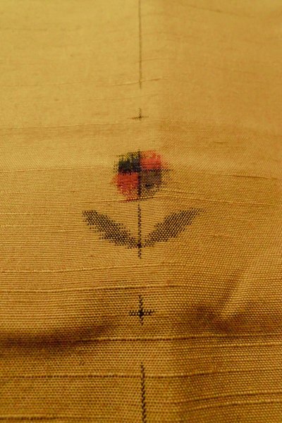 画像9: O1126X 女性用 紬   シルク（正絹） 深い黄色,  花 【中古】【USED】【リサイクル】 ★★★★☆【O1126X】 (9)