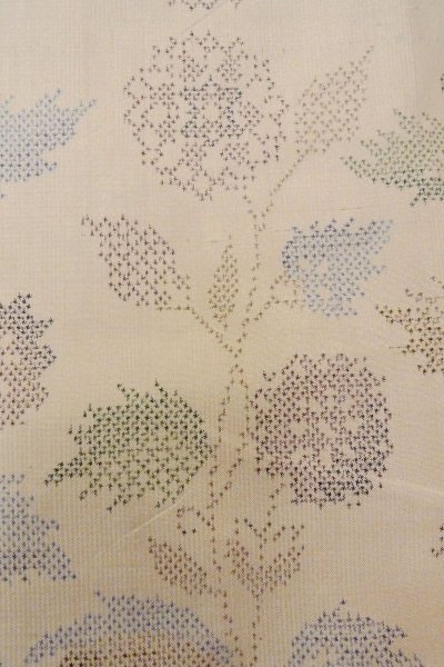 画像6: O1126Y 女性用 紬   シルク（正絹） オフ　ホワイト,  十字 【中古】【USED】【リサイクル】 ★★★☆☆【O1126Y】 (6)