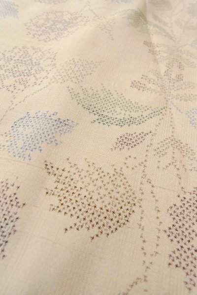 画像8: O1126Y 女性用 紬   シルク（正絹） オフ　ホワイト,  十字 【中古】【USED】【リサイクル】 ★★★☆☆【O1126Y】 (8)