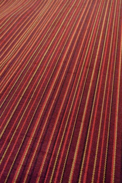 画像8: O1127A 女性用 紬   シルク（正絹） 茶色,  縞 【中古】【USED】【リサイクル】 ★★★★☆【O1127A】 (8)