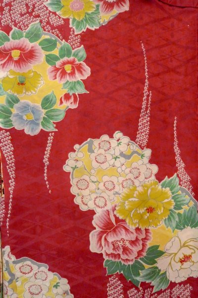画像3: O1205A 女性用 羽織   シルク（正絹） 深い赤色,  花 【中古】【USED】【リサイクル】 ★☆☆☆☆【O1205A】 (3)